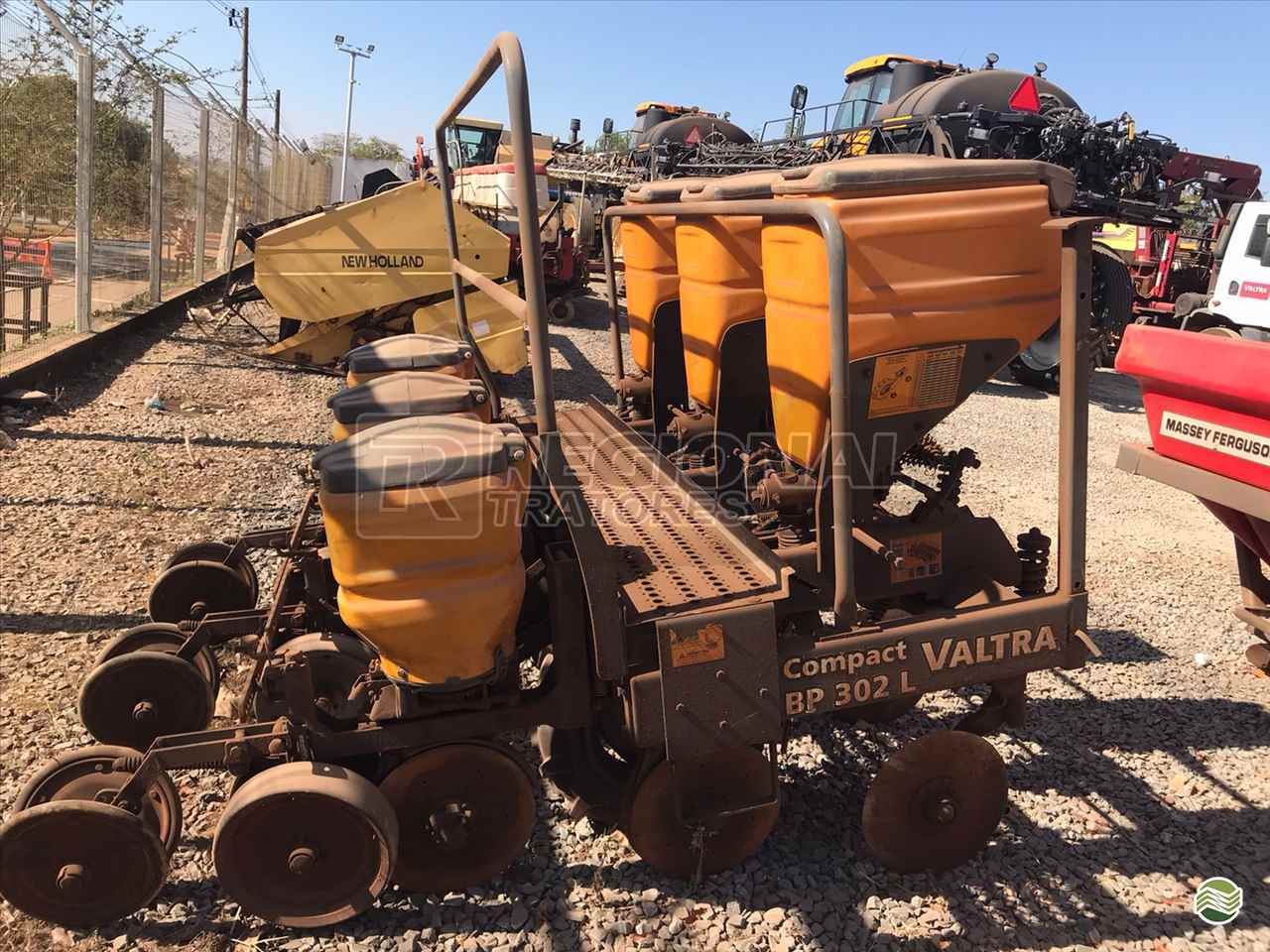 PLANTADEIRA VALTRA COMPACT BP 302 Regional Tratores - Valtra PATROCINIO MINAS GERAIS MG